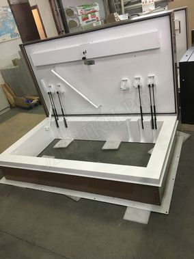 Люк для выхода на кровлю Оптимус 1200*800 Люк для выхода на кровлю Оптимус 1200*800